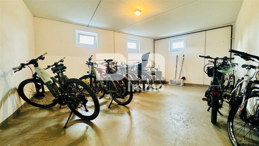 Exklusives Penthouse-Juwel mit 360 Grad Panorama-Dachterrasse in Baunatal-Großenritte - Fahrradkeller